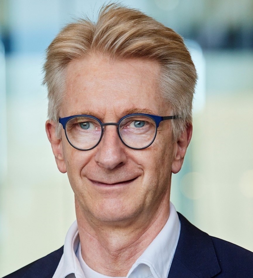 Hans-Joachim Fröhlich, Director of Technology and Portofolio