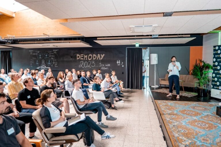 DEMO_DAY_große_Bühne